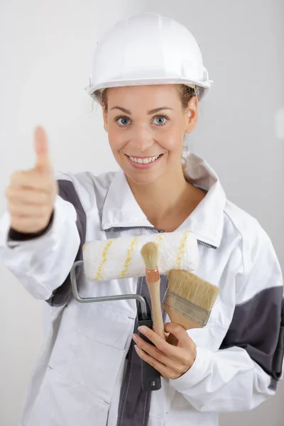 Retrato Una Mujer Constructora Mostrando Pulgar Hacia Arriba —  Fotos de Stock