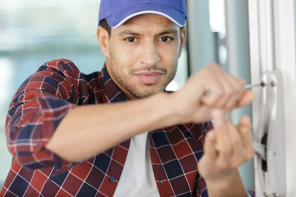 Installation Und Reparatur Von Kunststofffenstern — Stockfoto