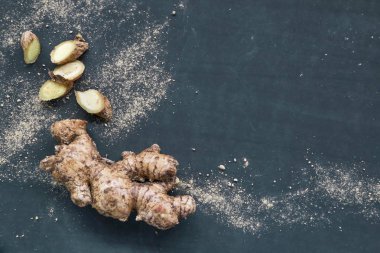 Zencefil kökü karanlık tablo