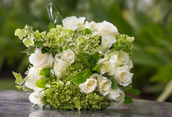 Weiße Rosen Strauß Weiße Und Grüne Farben Cheme — Stockfoto