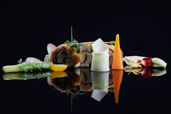 Cena Classe Cucina Fascia Alta Cibo Nero Con Riflesso — Foto Stock
