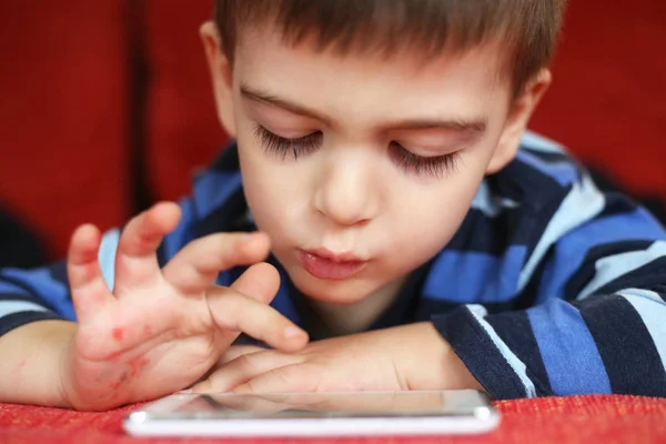 Menino Com Tablet Era Digital — Fotografia de Stock