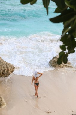 genç kadının zaman vasıl belgili tanımlık kıyı 