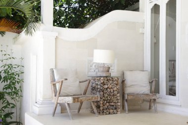 Tropik ada tarzı balkon