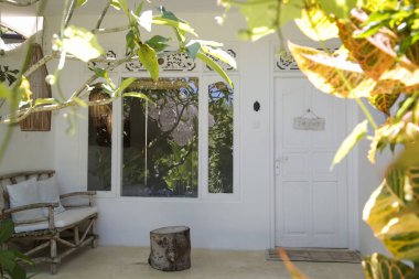 Tropik ada tarzı balkon