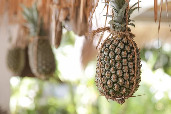 Ananas meyve suyu barı