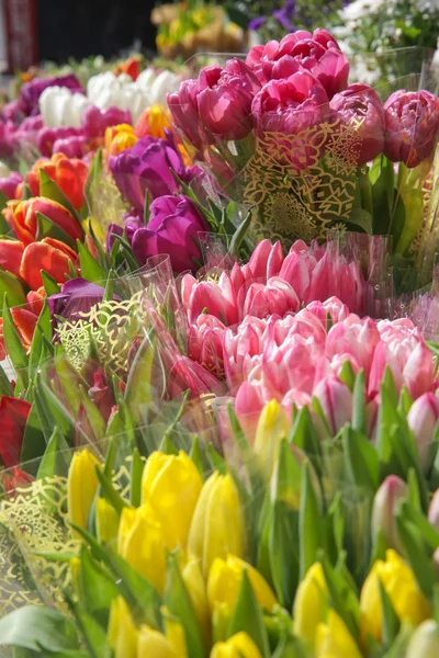 Bunte Boquets Auf Dem Blumenmarkt — Stockfoto