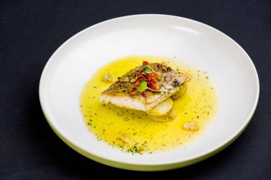 Limon tereyağı sosu balık fileto