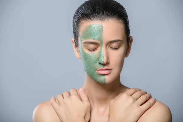 Young Woman Green Face Mask Studio Portrait — Stock Photo, Image