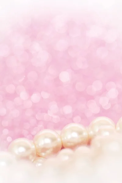 Montón Perlas Sobre Fondo Festivo Rosa —  Fotos de Stock