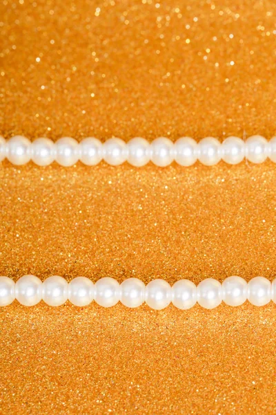 Pile Perles Sur Fond Noël Doré — Photo