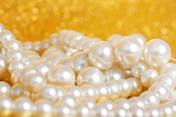 Montón Perlas Sobre Fondo Navidad Oro —  Fotos de Stock