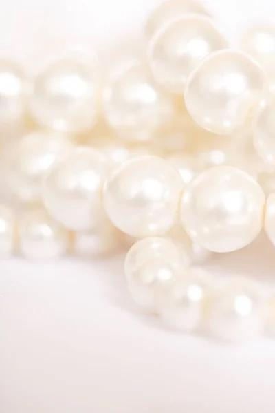 Montón Perlas Sobre Fondo Blanco — Foto de Stock