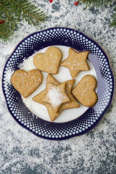 Рождественское Пряничное Печенье Тарелке — стоковое фото