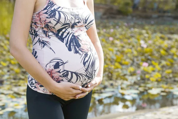 Pregnant Woman Park — Stock Photo, Image