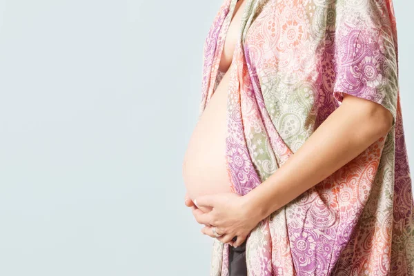 Vientre Mujer Embarazada Toma Estudio —  Fotos de Stock