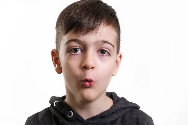 Studio Portret Schattige Jongen Fluiten — Stockfoto