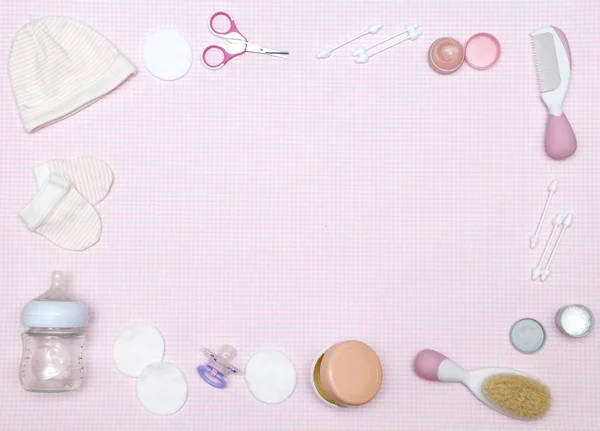 Pasgeboren Items Roze Achtergrond — Stockfoto
