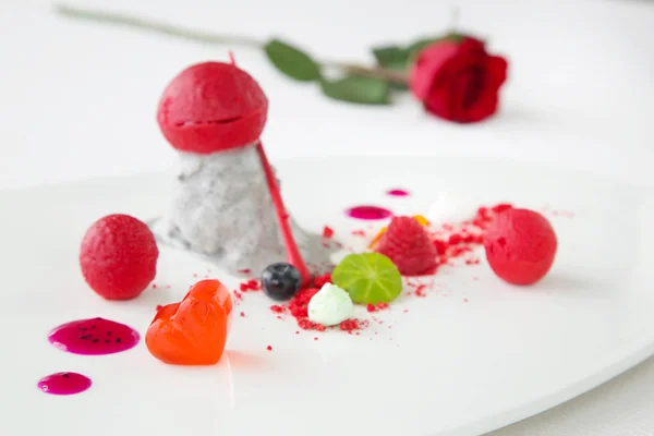 Elegante Dessert Nel Piatto Gastronomia Molecolare Haute Couture Dessert — Foto Stock