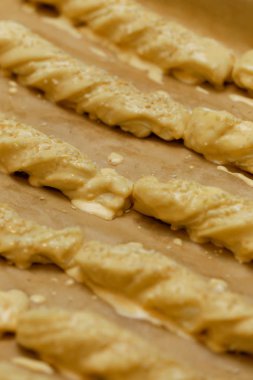 Pasta pişirme önce fırın tepsisine,