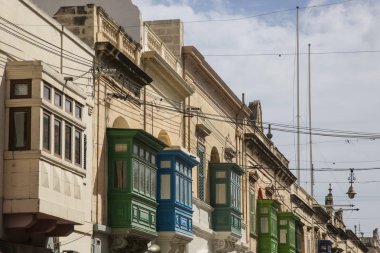 Bina cephe, cadde görünümü, retro tarzı
