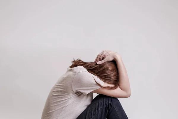 Retrato Mulher Deprimida Solitária Conceito Ansiedade Tranquila — Fotografia de Stock