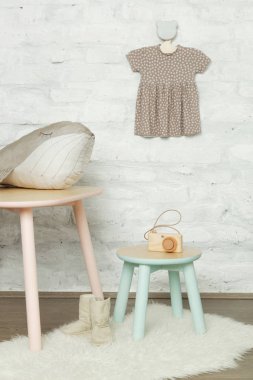 Şık çocuk kreş odasında sevimli köşe