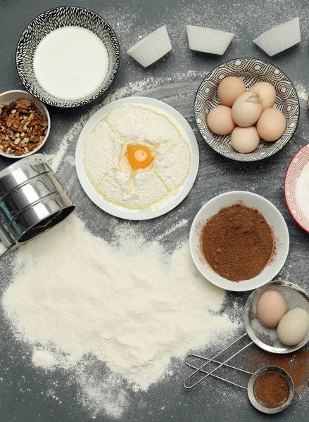 Bir Tarifi Üstten Görünüm Temel Pişirme Malzemeler Mutfak Eşyaları Kavramı — Stok fotoğraf
