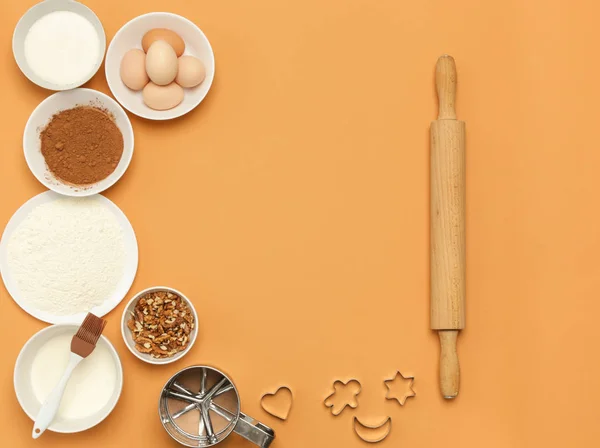 Criando Uma Receita Vista Superior Ingrediente Alimentar Fundo Laranja Conceito — Fotografia de Stock