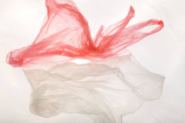 Endonezya bayrağı plastik torba yapılmış. Tek kullanımlık plastik ürünler kavramı üzerindeki yasağı.