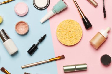 Renk arka planda Dekoratif kozmetik seti