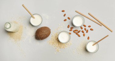 Gözlük, üst görünüm organik Vegan olmayan süt bitki bazlı süt çeşitliliği