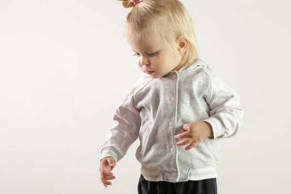 Närbild Studio Porträtt Bedårande Blond Baby Flicka — Stockfoto