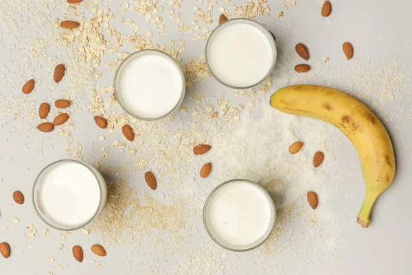 オーガニックヴィーガン非乳製品植物ベースの牛乳 — ストック写真