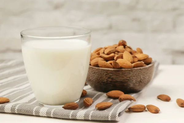 Leche Almendras Nueces Leche Vegetal Orgánica Vegana Láctea Vaso —  Fotos de Stock