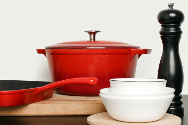 Cookware Set Red Enameled Cast Iron Pot Saucepan Bowls — Stock Photo, Image
