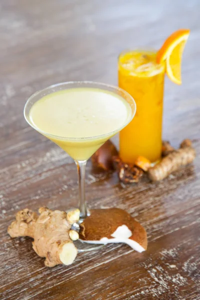 Healthy Detox Drinks Ingredients Orange Ginger Turmeric Smoothie Coconut Ginger — Stock Photo, Image