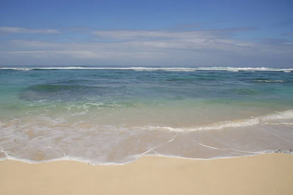 Utsikt Från Vacker Vit Sand Strand Vid Havs Horisonten Och — Stockfoto