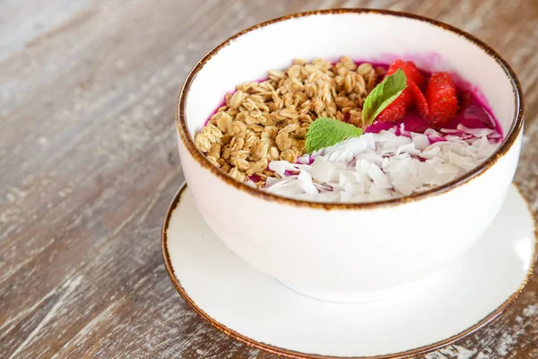 Dragon Fruit Smoothie Bowl Granola Sliced Almonds Healthy Delicious Breakfast — Stock Photo, Image