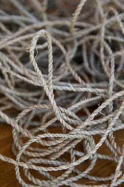 Karışık ve bükülmüş ince halat, yakın çekim 