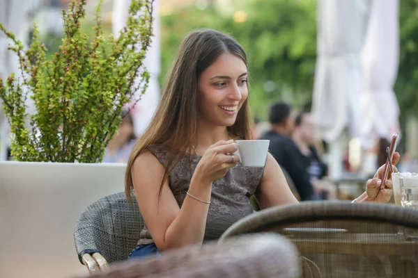 Portrait Young Beautiful Woman Sitting Cafe Outdoor Drinking Coffee — Stock Photo, Image