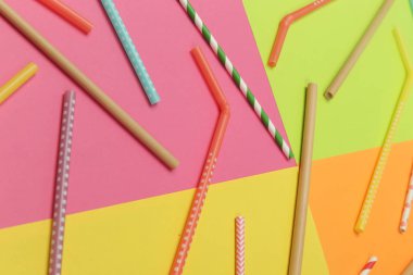 Tek kullanımlık plastik pipetler için alternatif olarak yeniden kullanılabilir bambu pipetler