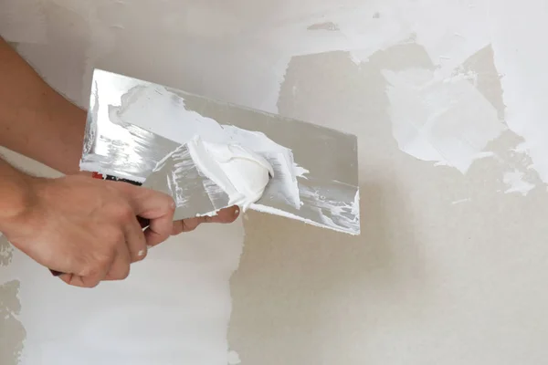 Process Plastering Wall Putty Knife Fixing Wall Surface Preparation Painting — Stock Photo, Image