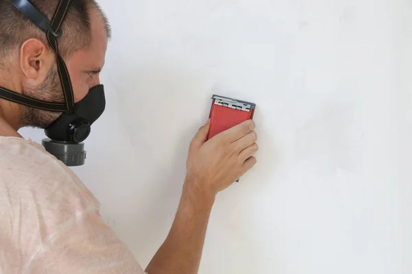 Proces Van Schuur Wand Met Schuurblok Skim Coating Voorbereiding Voor — Stockfoto