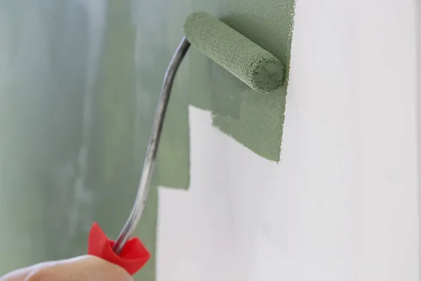 Paint Roller Process Painting Green Paint White Wall — Stock Photo, Image