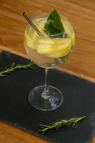 Friska Frukt Infunderas Vatten Noll Kalori Jungfrulig Cocktail — Stockfoto