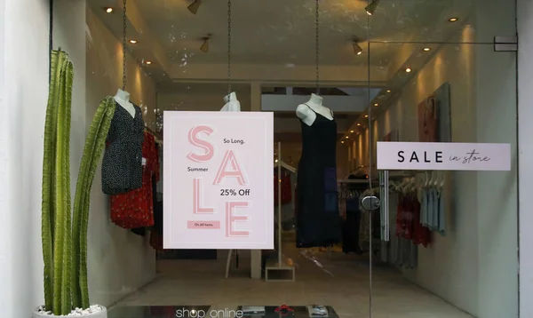 Sale Sign Window Clothing Store Seasonal Shopping Concept — Stock Photo, Image