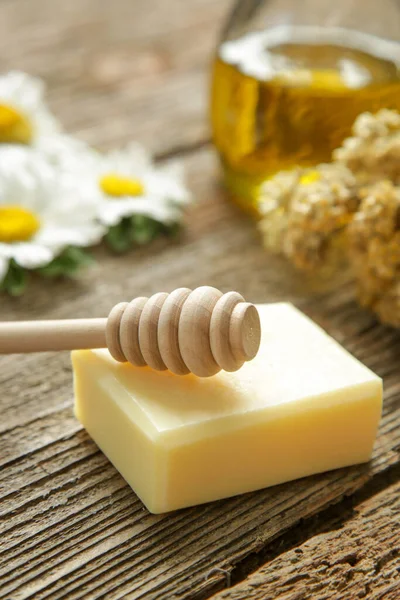 Handgemaakte Zeep Met Plantaardige Ingrediënten Buurt Zelfgemaakte Gifvrije Natuurlijke Biologische — Stockfoto