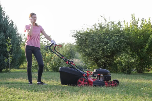 Young Woman Making Short Break While Cutting Grass Lawn Mower — Stock Photo, Image