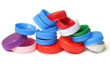 Plastik şişe kapakları geri dönüşüm için hazır.
